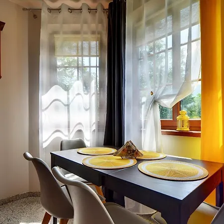 Sun & Nadrzeczna 2b Centrum 아파트 카르파츠