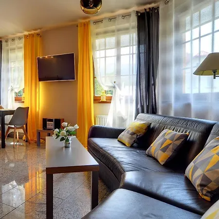 Sun & Nadrzeczna 2b Centrum 아파트 카르파츠